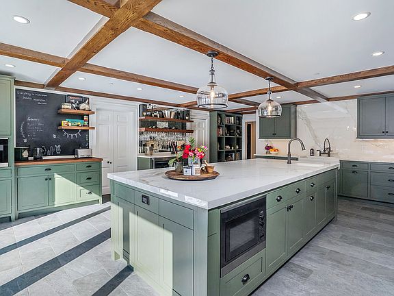 16 Pleasant Ridge Road