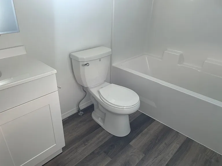 807 3rd Ave NE — Photo 3