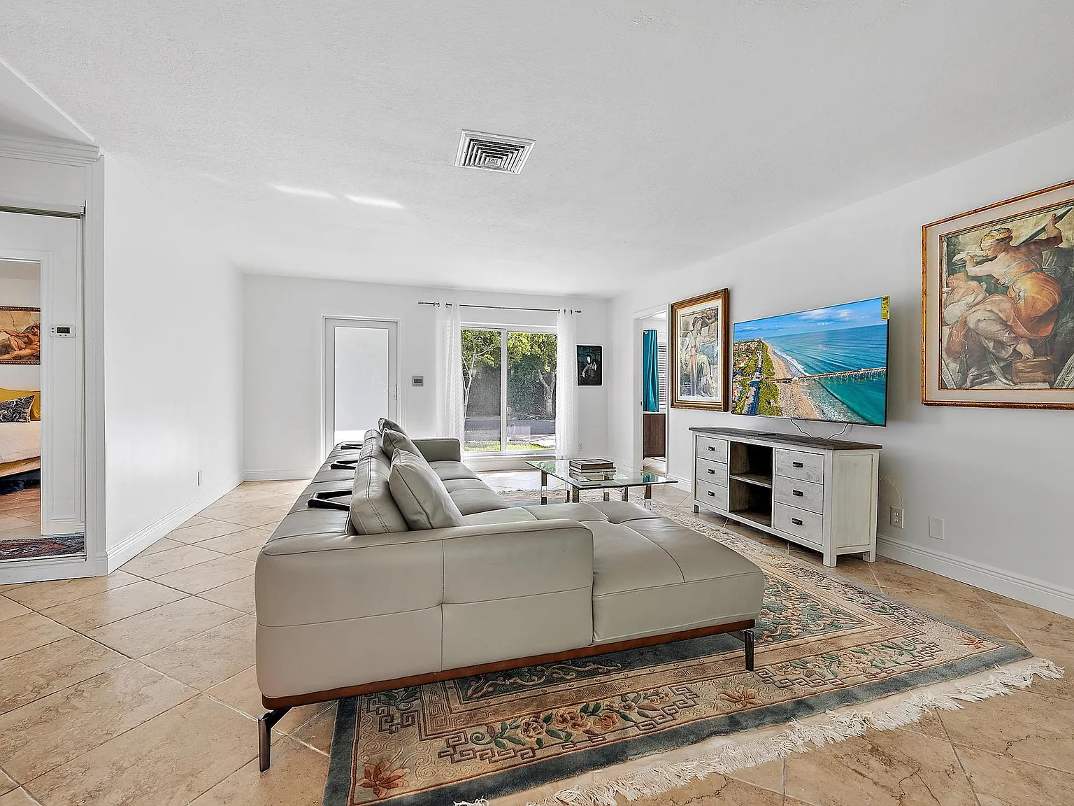 3 bed, 2.0 bath, 1739 sqft, $7,000 — Photo 4