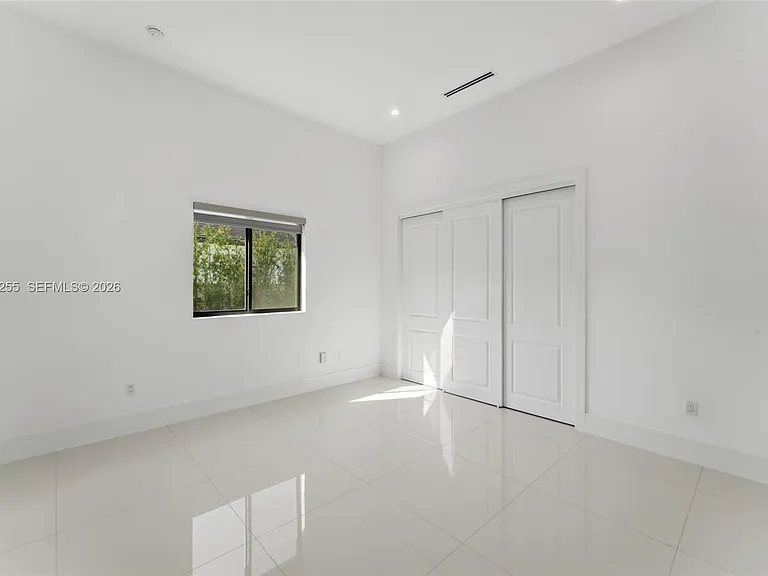 10005 SW 66th St — Photo 31