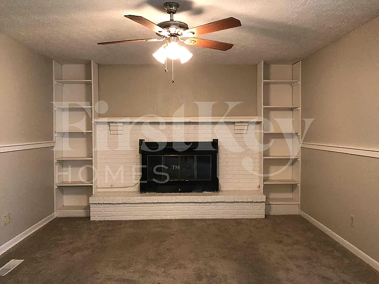 1248 Munsee Cir — Photo 6