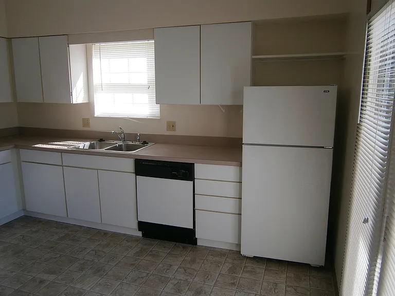 1041-1043 Jill Ct #1045 — Photo 6