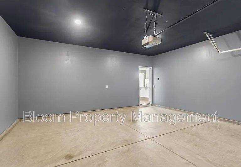 502 Lake Ridge Blvd — Photo 43