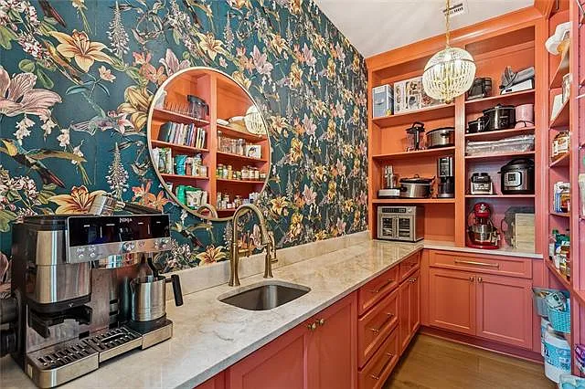 141 Bay Tree Manor Dr — Photo 22