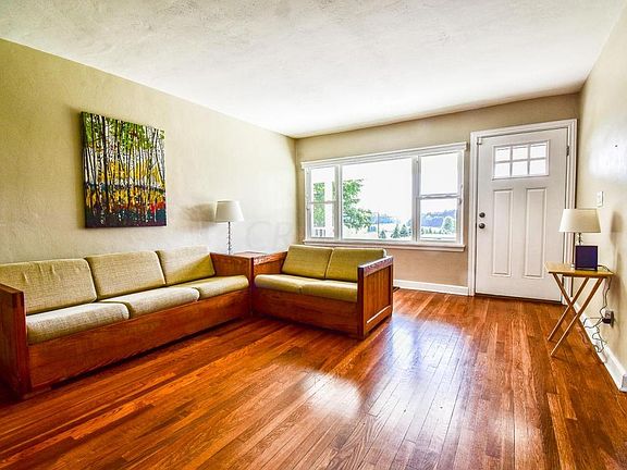 3rd image of 3581 North St