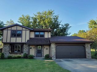 7729 Kempfer Ln, Verona, WI 53593