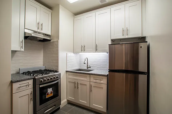 Rented by Cast Iron Real Estate | media 29