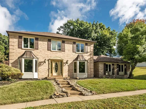 69 Riverwood Estates Blvd, Florissant, MO 63031