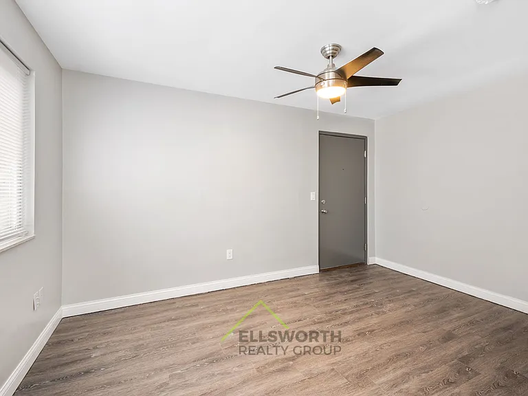2208 Lawn Ave #2 — Photo 2