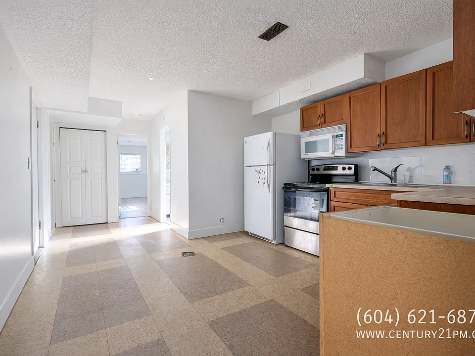 32438 Hillcrest Ave #BASEMENT