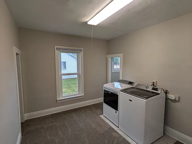 1102 Hickory St — Photo 6