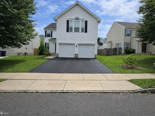 12 Durham Dr, Columbus, NJ 08022