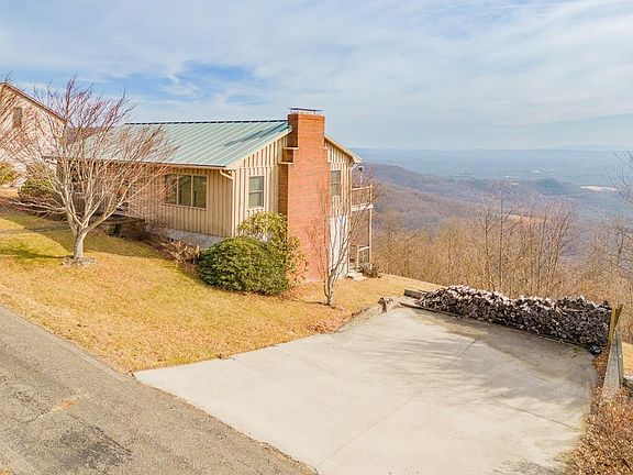 2nd image of 92 Saint Moritz Dr