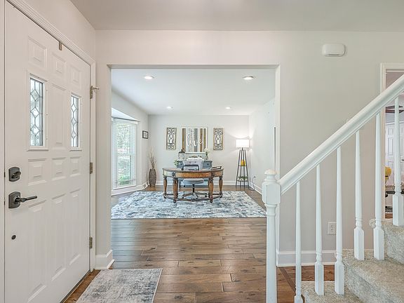 5th image of 110 Beaverton Ct