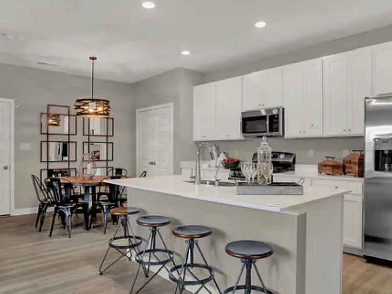 7190 Governors Row — Photo 1
