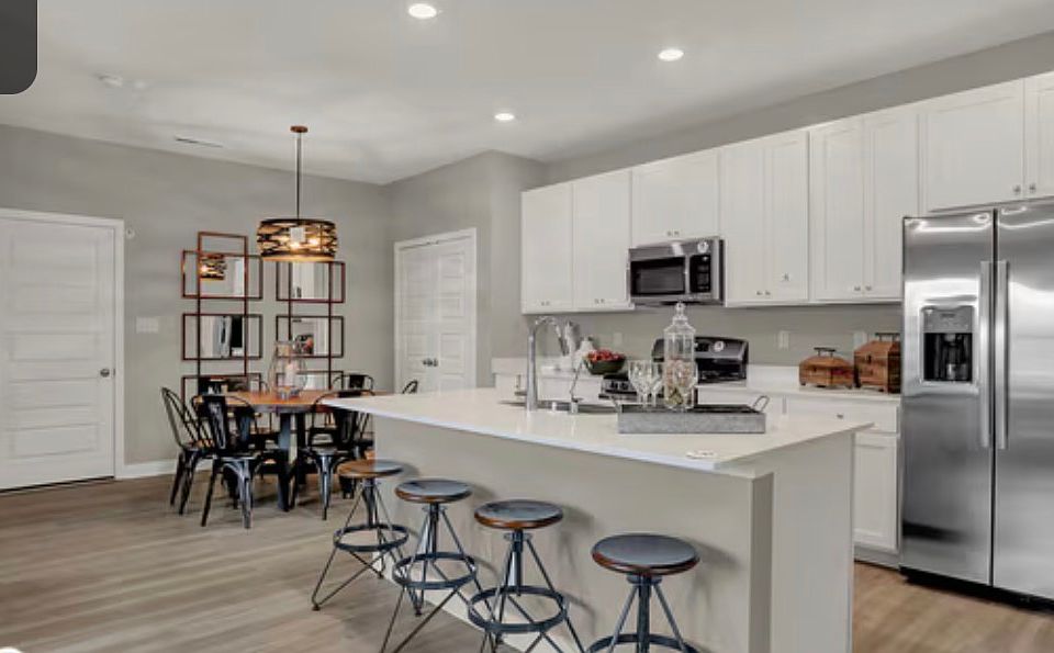 1st image of 7190 Governors Row