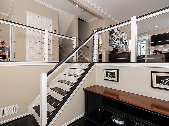 5th image of 510 Martingale Ln