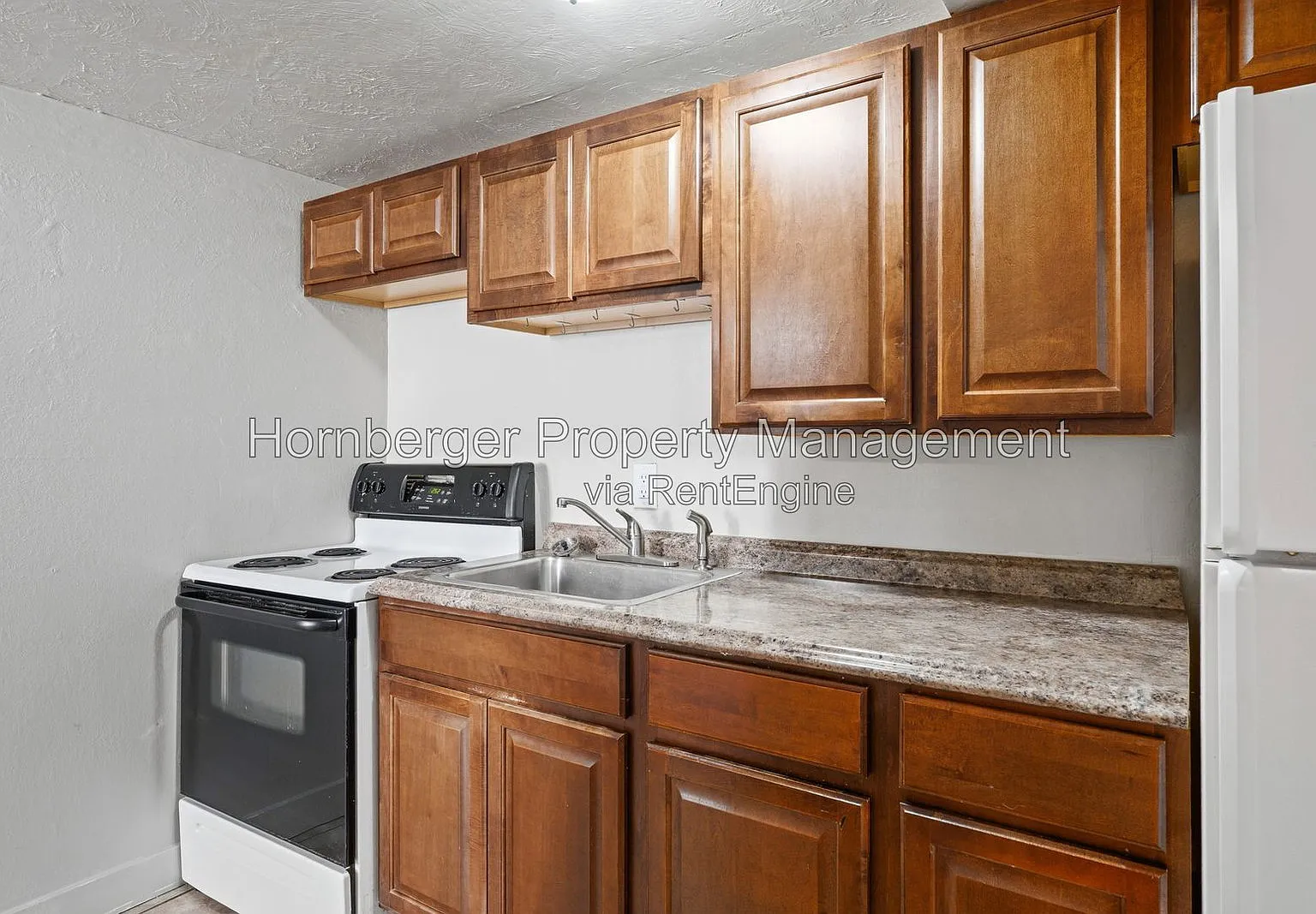 1 bed, 1.0 bath, 700 sqft, $995 — Photo 2