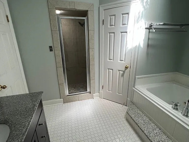984 Eastwood Ter — Photo 10