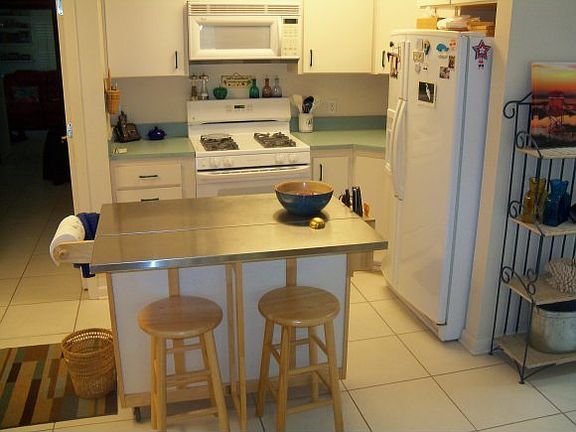5th image of 555 Old Oak St SE