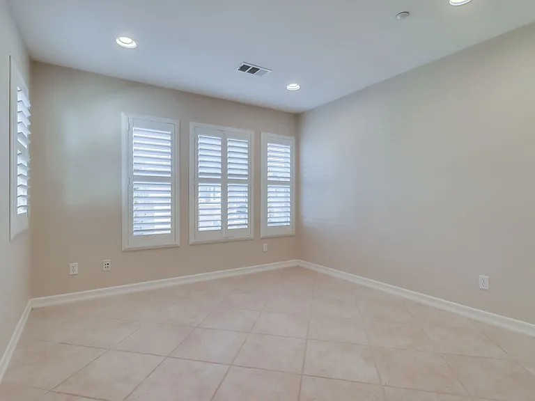 17020 New Rochelle Way — Photo 14