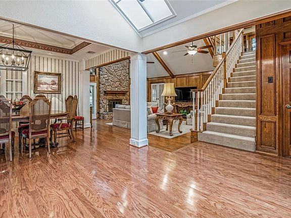 3rd image of 200 Trailview Dr