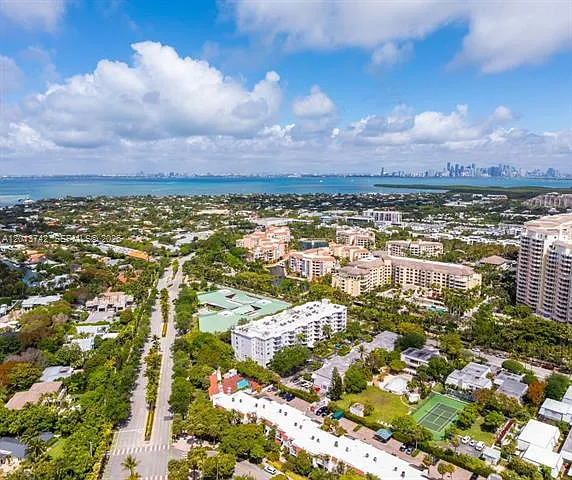 210 Sea View Dr #501 — Photo 25