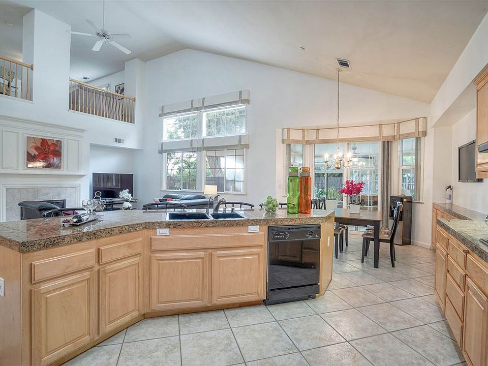 1st image of 33733 Heritage Way