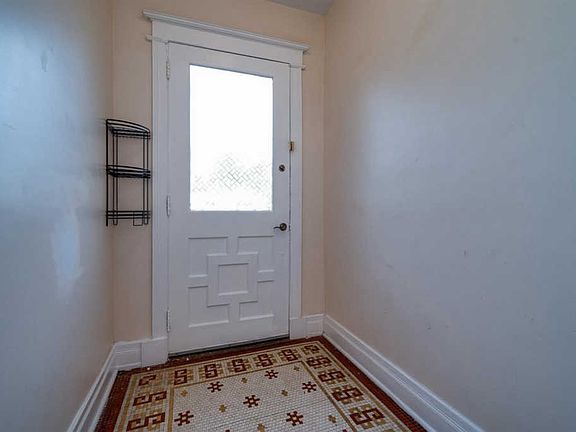 4th image of 715 S Fred Shuttlesworth Cir