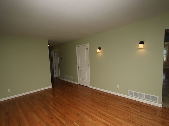 4th image of 1350 Dixie Dr