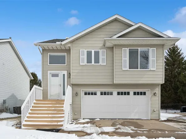 1366 Shannon Dr, Iowa City, IA 52246