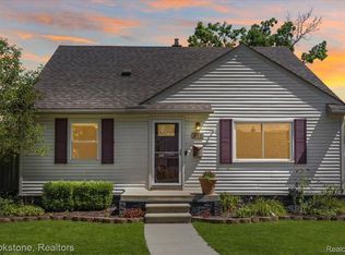 516 N Edgeworth Ave, Royal Oak, MI 48067