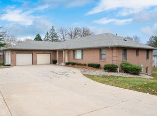 2240 Breton Rd SE, Grand Rapids, MI 49546