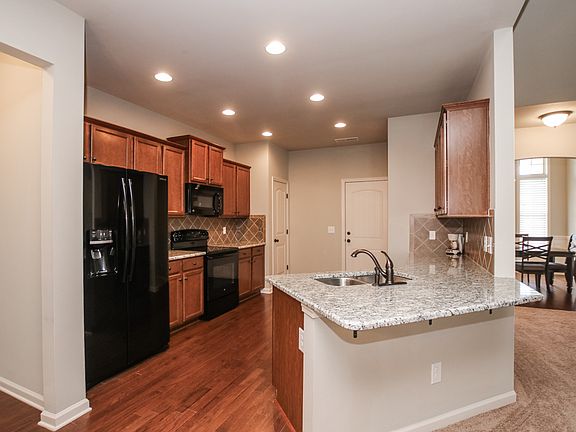 5th image of 5033 General Eisenhower Dr