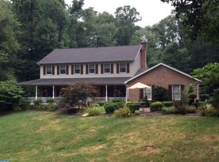 21 Crestview Dr, Fleetwood, PA 19522