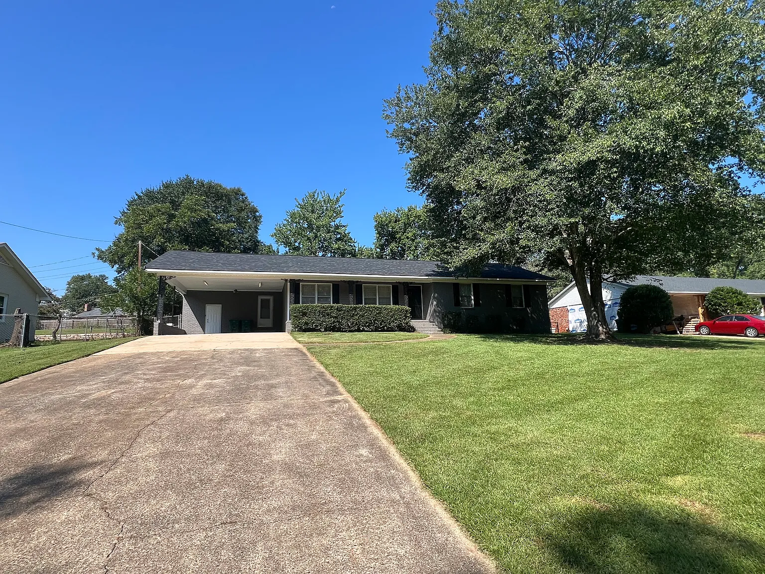 4 bed, 2195 sqft, $2,100 — Photo 1