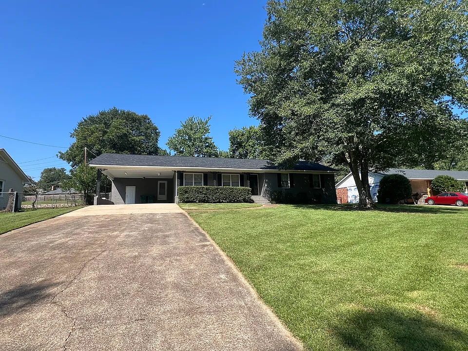 145 Coldstream Dr