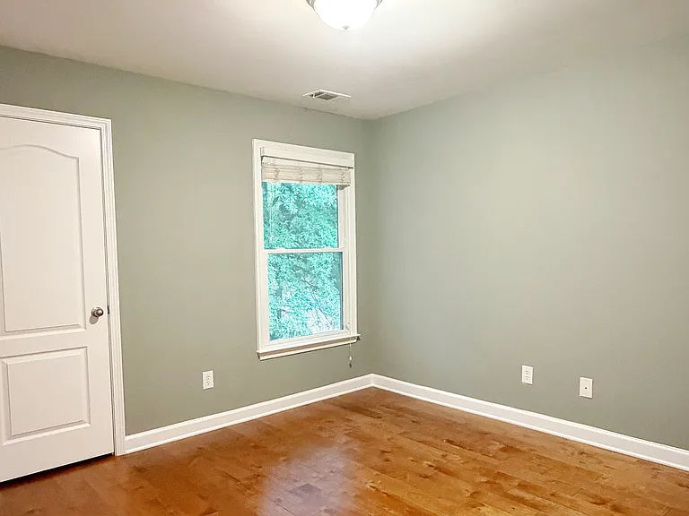 1651 Oakbrook Lake Dr — Photo 14