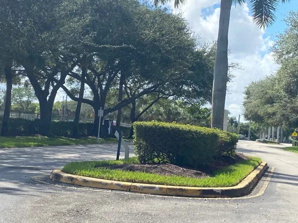 41 Citrus Park Dr, Boynton Beach, FL 33436
