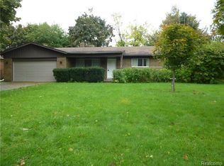 36433 Briarcliff Rd, Sterling Heights, MI 48312
