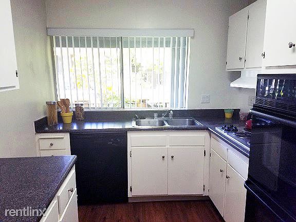 Kitchen-Madison Court Apartmetnts, Pasdena