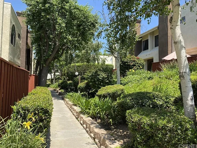 13825 Beaver St #32 — Photo 4