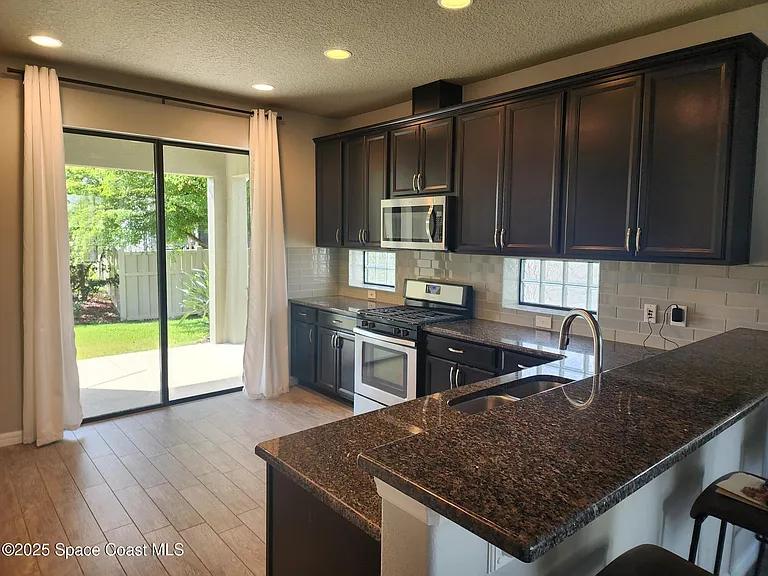 2882 Amethyst Way — Photo 7