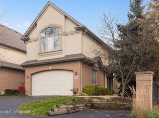 929 W Chesterfield Ct, Palatine, IL 60067