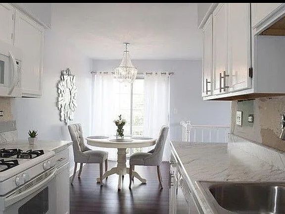4th image of 2172 Colorado Ave #2172