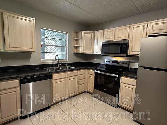 4th image of 2812 Somerset Park Dr APT 203