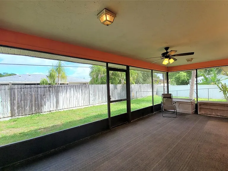 88 Temple Rd — Photo 30