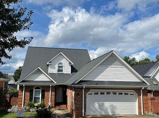 205 Greenview Cir, Greenville, SC 29609