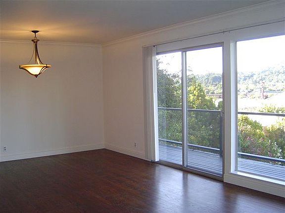 3rd image of 6 Hillcrest Ave APT 1