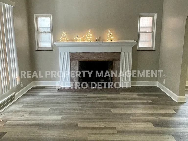 16210 Ferguson St — Photo 3